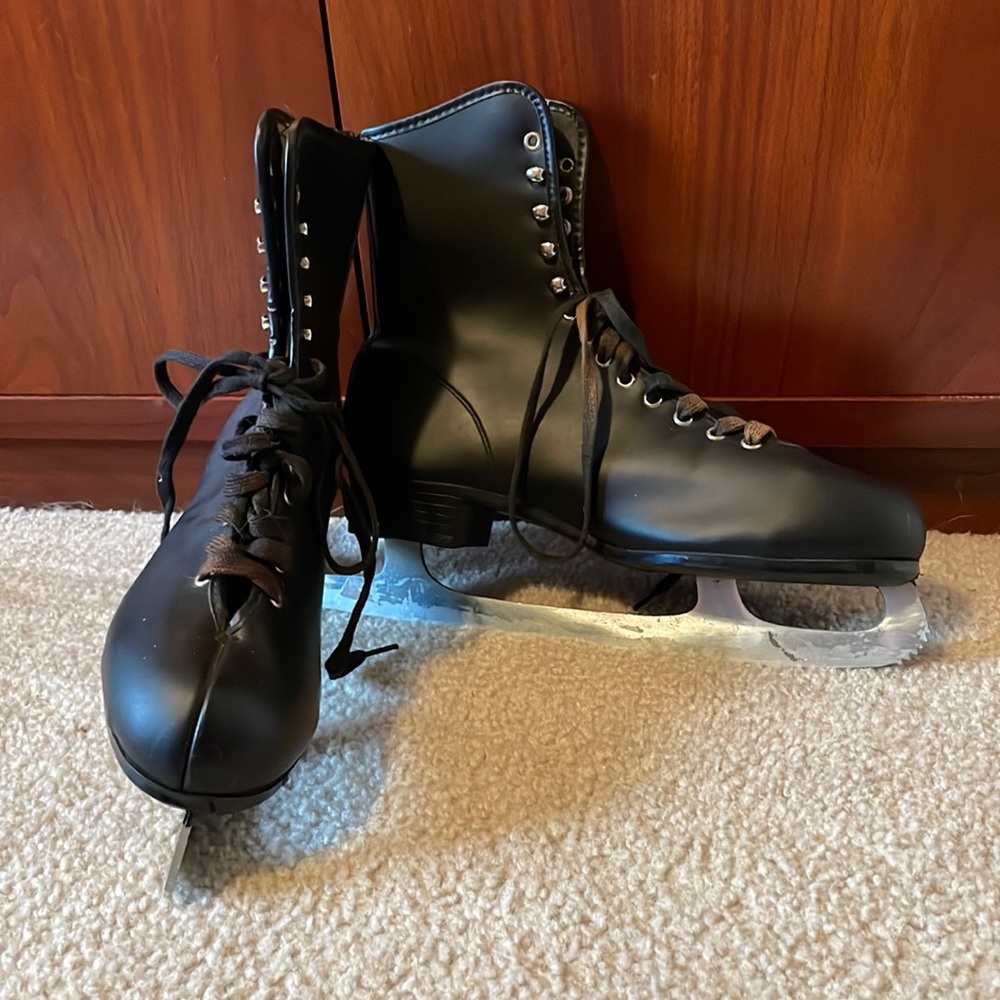 Rally Pro Figure skates - Men’s size 9